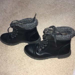 Etco boots in black size 6/7